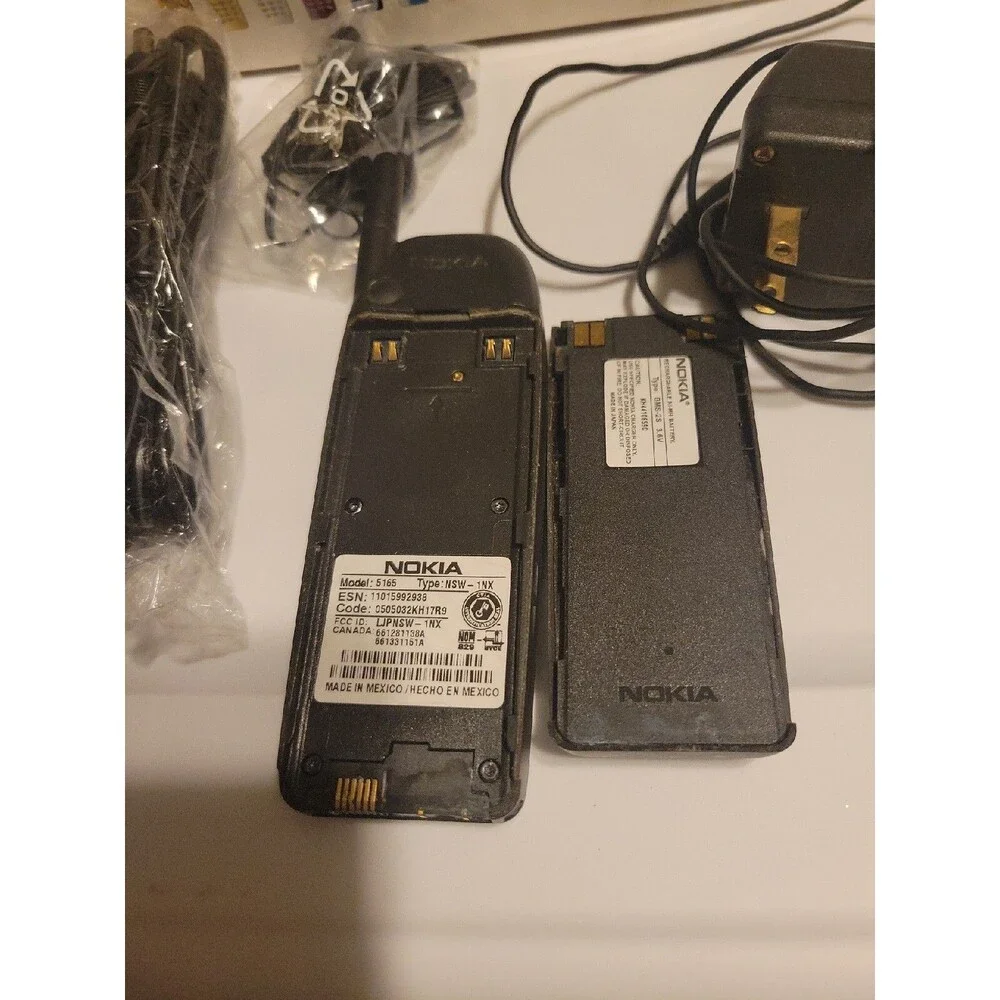Nokia 5165 - Black (US Cellular) TDMA Candybar Phone Box Case Car Plug Charger